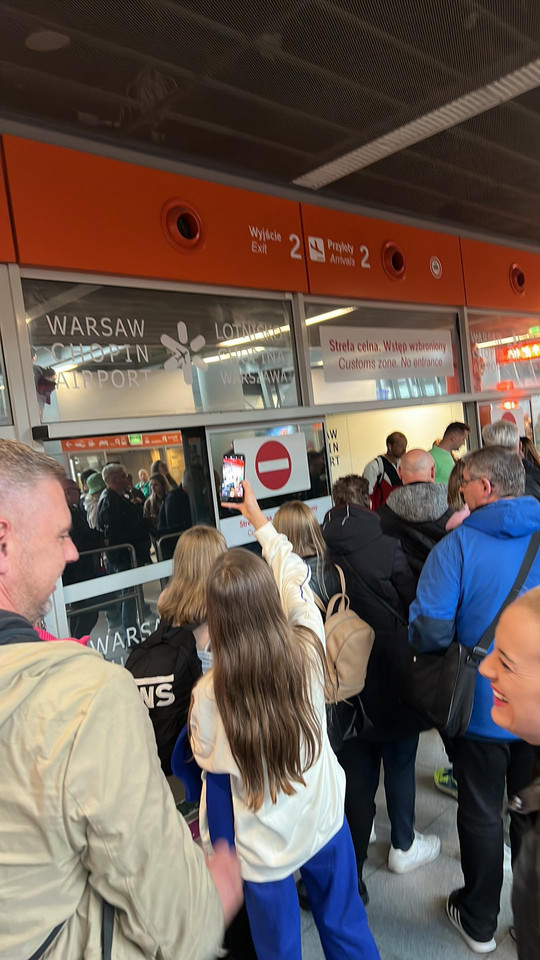 Sara James już w Polsce. Na lotnisku czekali na nią fani