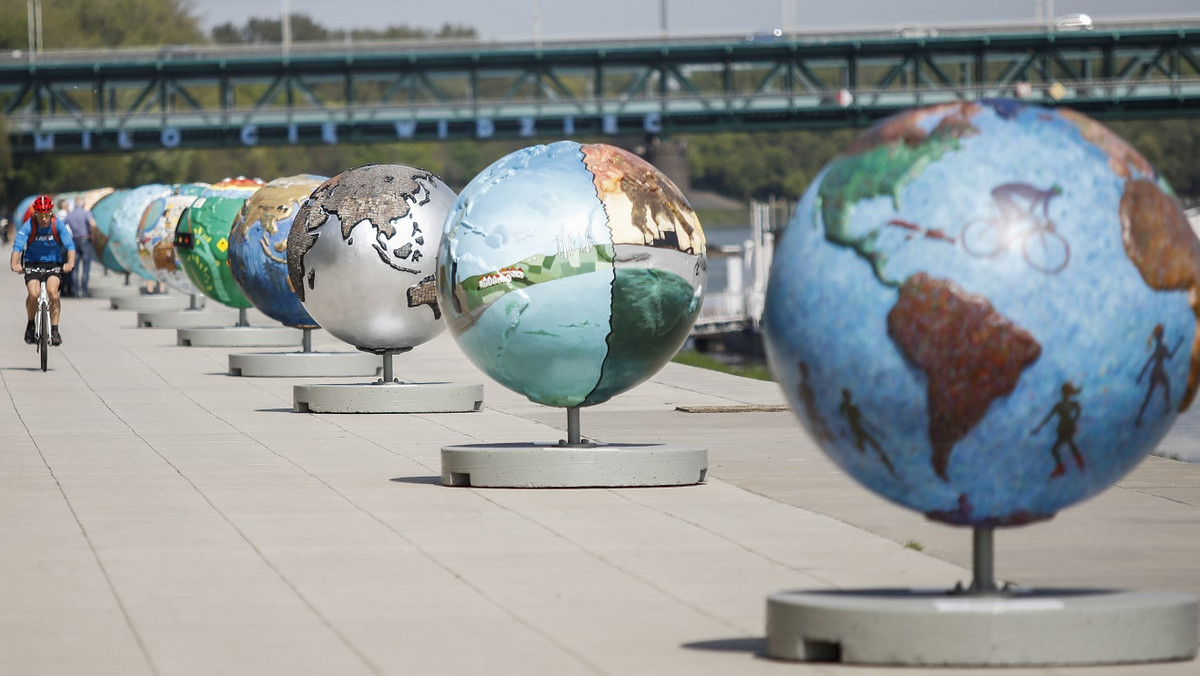 Galeria Północna jest głównym partnerem polskiej edycji międzynarodowej wystawy "Cool Globes" poświęconej ochronie środowiska i problemowi zmiany klimatu na Ziemi.