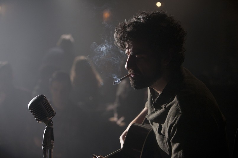 W Cannes "Inside Llewyn Davis" bardzo się podobało. "Nowy film Coenów jest wybornie napisany, wyśmienicie zagrany, olśniewająco sfilmowany" – pisał "The Guardian", a recenzent "Screen Daily" podkreślał, że jest "jednocześnie zabawny i poruszający, zwłaszcza znakomita kreacja Oscara Isaaca"