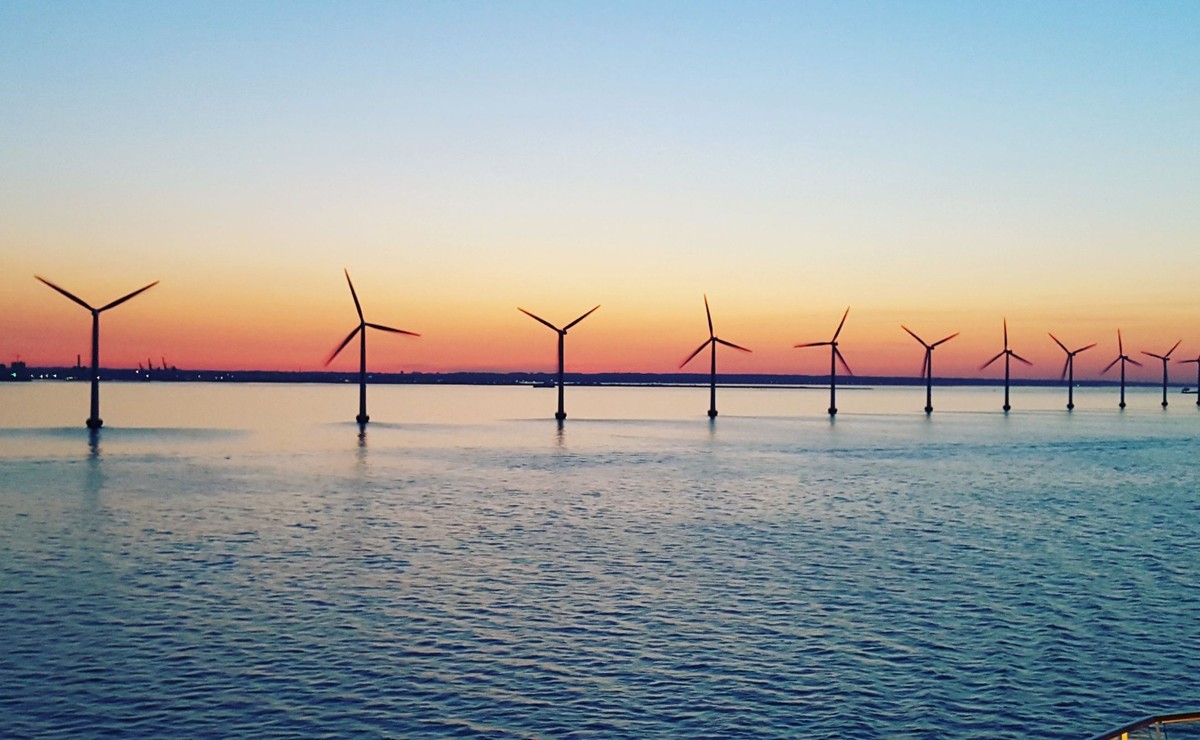 Pierwszy prąd z polskich farm wiatrowych na Bałtyku popłynie nie wcześniej niż w 2025 r.