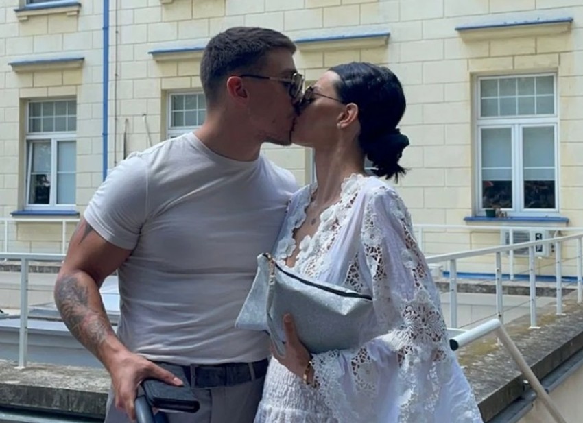 Tara Simov sa partnerom