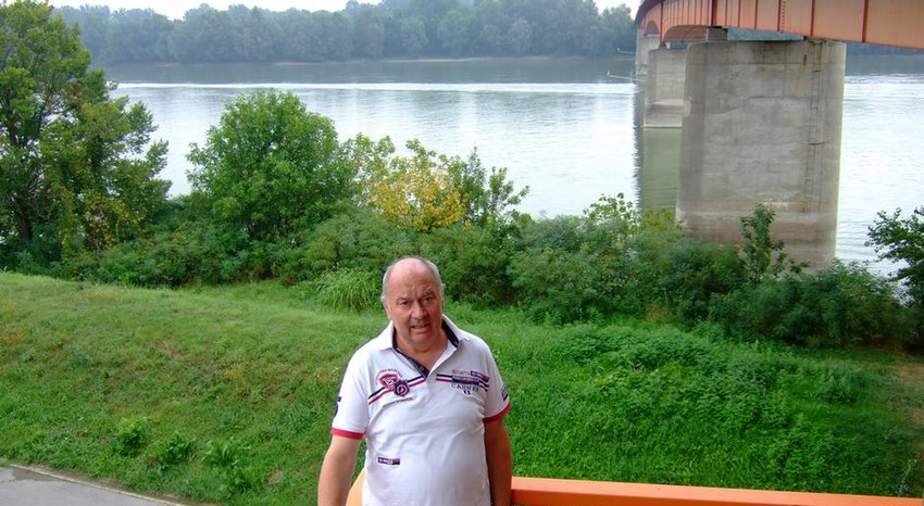 Tu, kod mosta u Batini, Ekhard Zelbah je izvukao Ekeharda Valtera iz Dunava - promrzlog i jedva živog