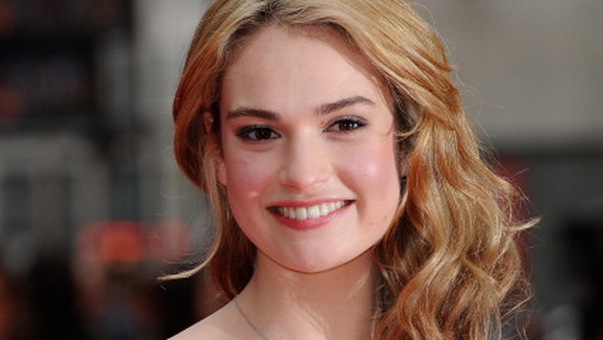 Lily James wcieli się w postać tytułową w nowej adaptacji filmowej baśni o Kopciuszku.