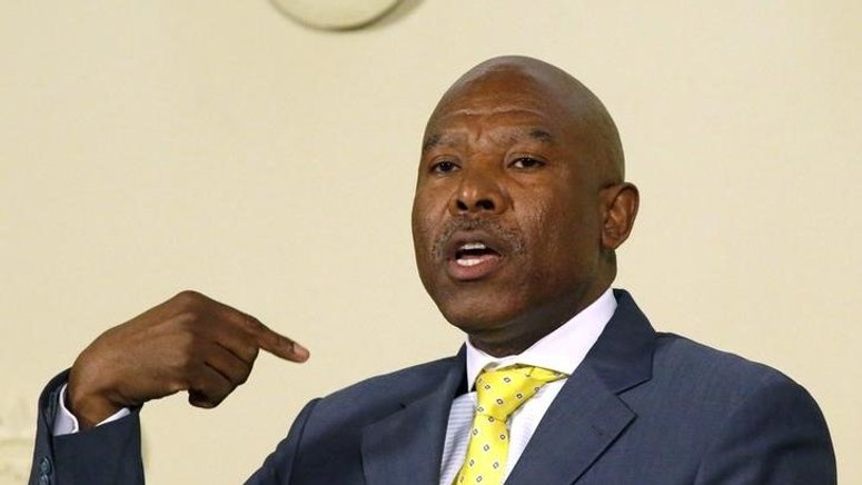 In South Africa Central Bank Facing Dilemma Over Growth Inflation