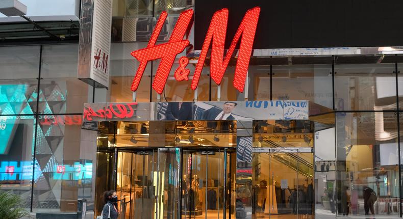 closed h&m store coronavirus nyc