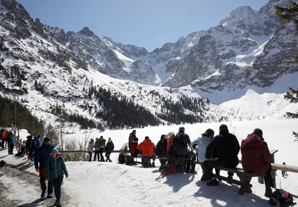 Tatry Sloneczna Pogoda Przyciagnela Turystow Tlumy Nad Morskim Okiem Podroze