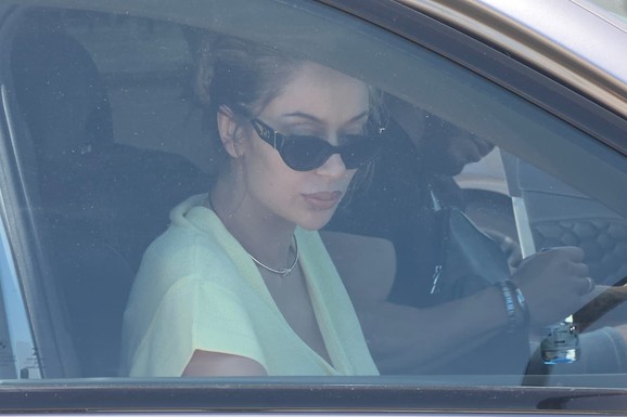 TEA TAIROVIĆ SA MUŽEM DOŽIVELA SAOBRAĆAJKU Auto skroz uništen: Ovo su detalji drame u Crnoj Gori