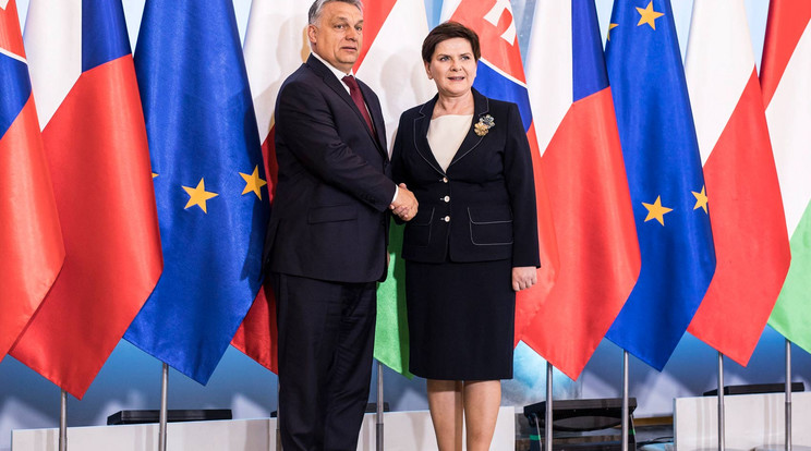 Orbán Viktor és Beata Szydlo a varsói találkozón / Fotó: MTI