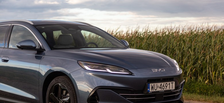Ma silnik 1.5 i spala 5,8 l na 100 km. Nowy BYD Seal 6 sensacją. Ile kosztuje?