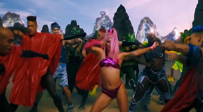 Lejdi Gaga u spotu Stupid Love
