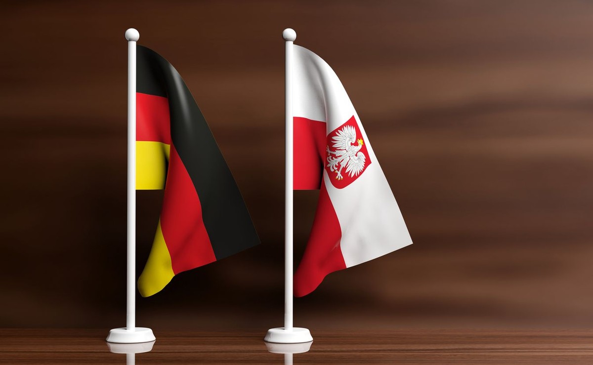 Niemiecka i polska flaga