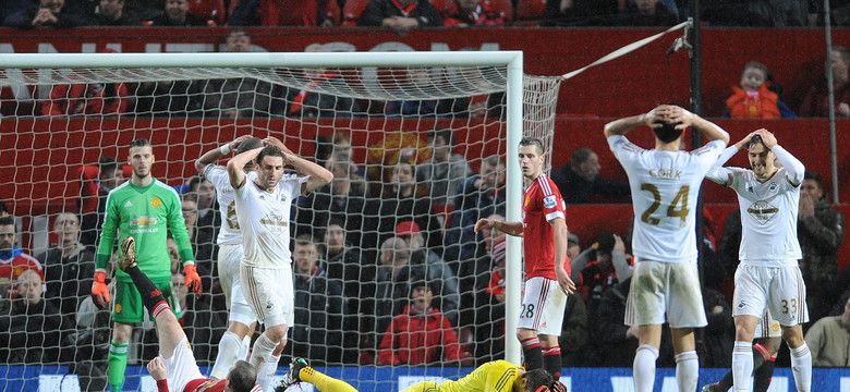 Liga angielska: Fabiański blisko strzelenia gola Manchesterowi United. Pomylił się o centymetry. WIDEO