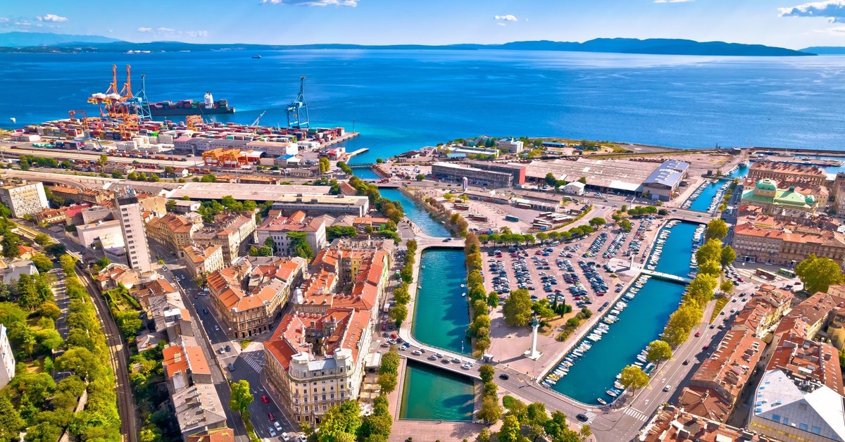 Szybciej nad Adriatyk. Minister ujawnia, kiedy pociąg do Chorwacji przyspieszy