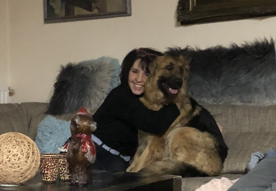 Ildikó imádja az állatait, a német juhász kutyák mentésében is szerepet vállal