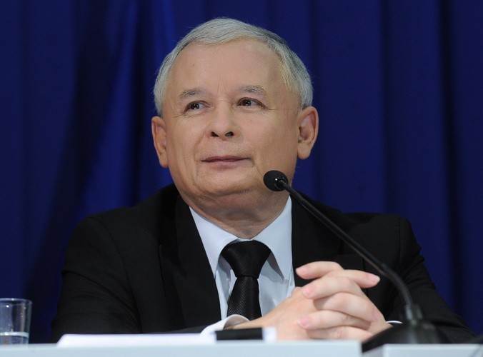 Nowy sędzia, który ma poprowadzić karny proces o zniesławienie, wytoczony Jarosławowi Kaczyńskiemu przez Janusza Kaczmarka, odwołał zaplanowane na środę psychiatryczne badania, na jakie lidera PiS chciał wysłać poprzedni sędzia, wyłączony ze sprawy.