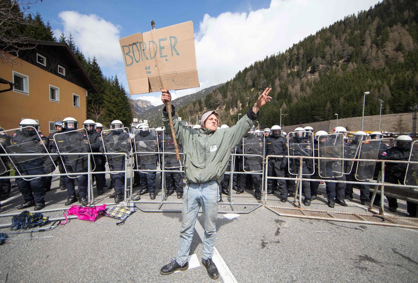 Starcia na granicy austriackiej. Bili się o uchodźców