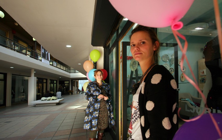 Nekada je u Čumićevom sokačetu sve vrvelo od ljudi, danas se prodavačice dosađuju