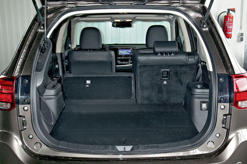 Toyota RAV4 Hybrid kontra Mitsubishi Outlander PHEV
