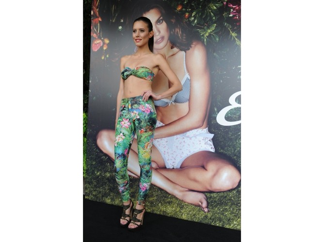 Dziewczyny są gorrrące - pokaz bielizny i strojów kąpielowych marki Etam z kolekcji lato 2011