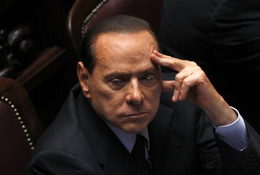 Berlusconi utrzymuje 42 kobiety! Jak to?