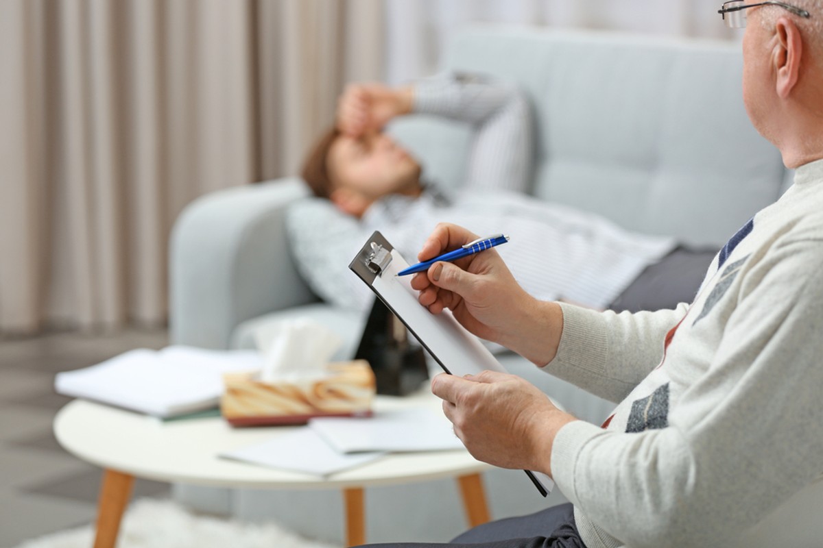 Problemy psychiczne są zmorą współczesnego świata. Wizyta czy zwolnienie lekarskie od psychiatry przestała być już czymś wstydliwym