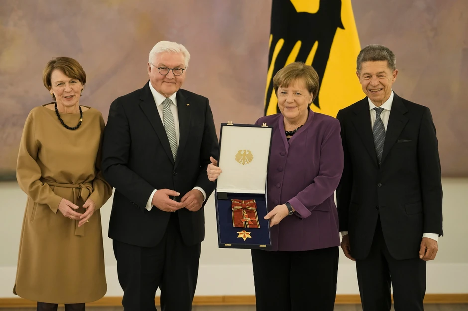 Frank-Valtera Štajnmajera i Angela Merkel