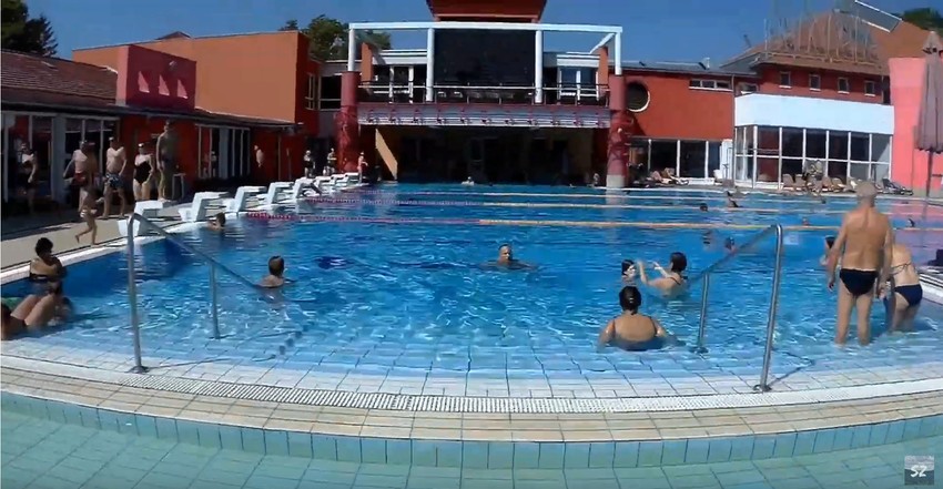 Banjski kompleks u Morahalomu je otvoren 1964, godine, a sadrži preko 20 bazena