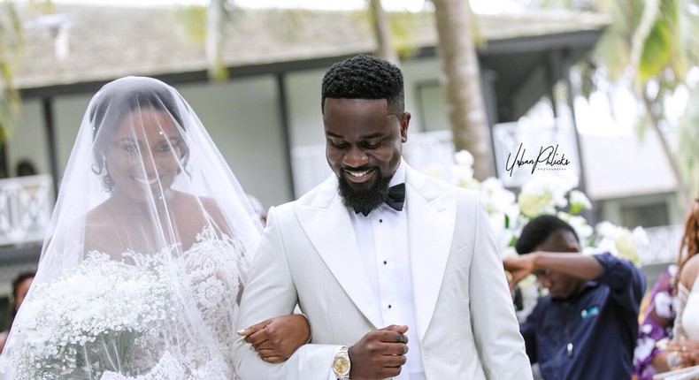 Sarkodie finally shares official photos from the white wedding ceremony 