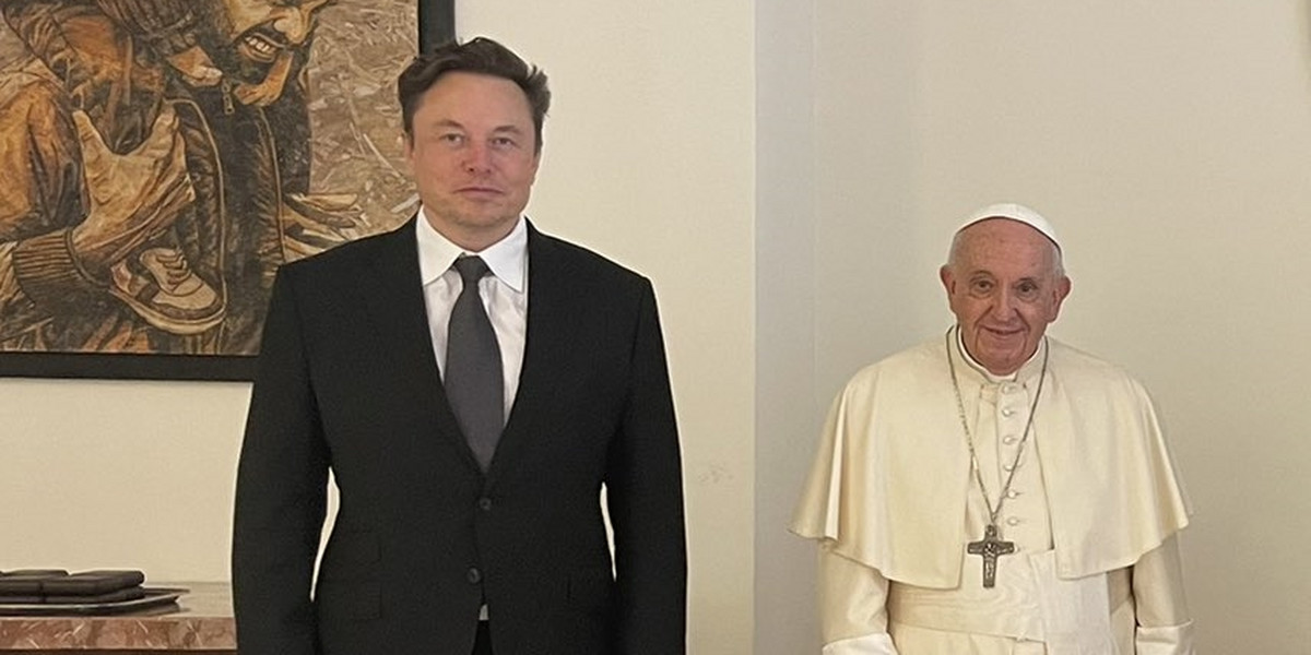 Elon Musk u papieża Franciszka.