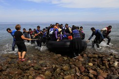 Masowa ewakuacja imigrantów z greckiego Lesbos