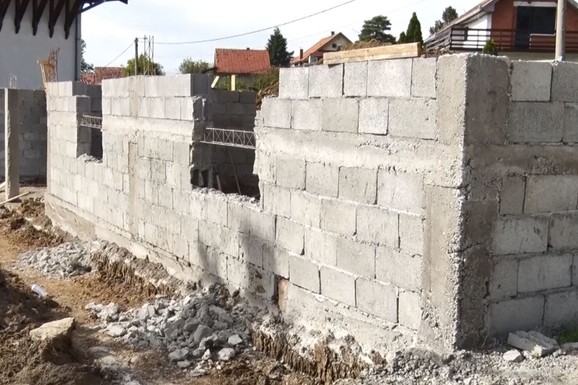 "UZELA SAM HEKTAR ZEMLJE I KUĆU KOD IZVORA" Pevačica napušta Beograd: "Kupiću stado od sto ovaca"