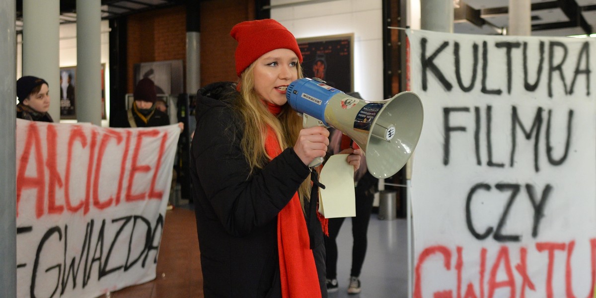 Protest przeciwko wizycie Romana Polańskiego na łódzkiej filmówce. Interweniowała policja 