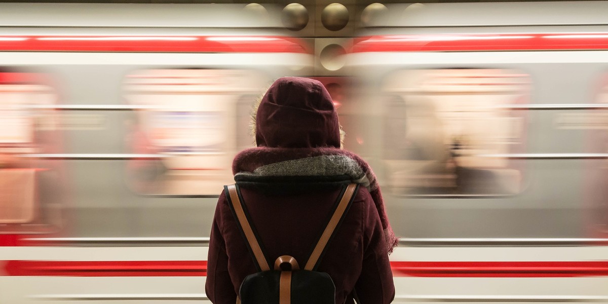 Korki i tłok w komunikacji publicznej same nie znikną. Pomogą systemy oparte na aplikacjach mobilnych