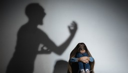 Nowa ważna obserwacja naukowców dotycząca długofalowych skutków przemocy wobec dzieci