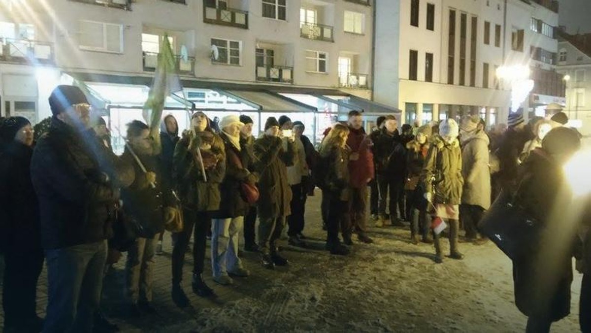 Ratusz zaprzecza, jakoby wydał zgodę się na manifestację ONR. W trybie pilnym miejscy urzędnicy zorganizowali konferencję, na której stanowisko miasta wyraziła naczelnik wydziału zarządzania kryzysowego.