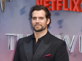 Henry Cavill, serialowy Wiedźmin w produkcji Netflixa na planie filmowym przyczynia się również do wzrostu przychodów CD Projektu