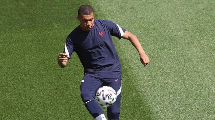 Mbappé és Benzema rasszista magyar szurkolókra panaszkodik egy holland lap szerint / Fotó: Zsolnai Péter