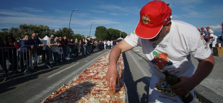 W Neapolu powstała najdłuższa pizza na świecie