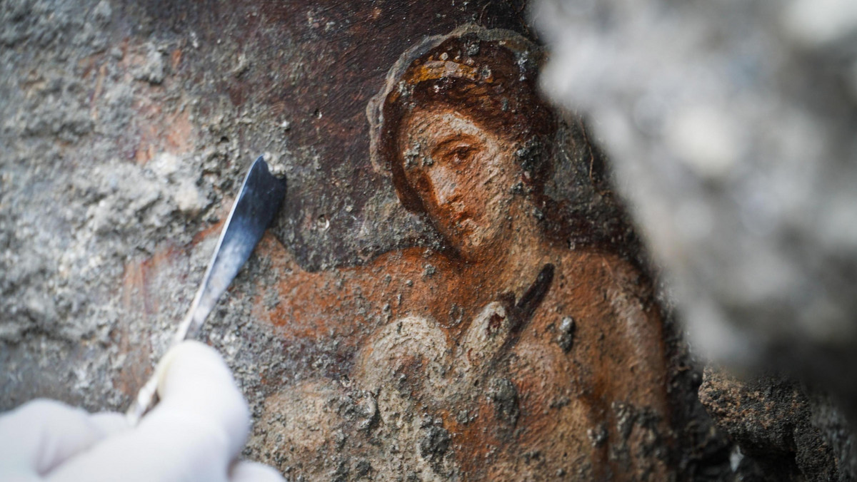 Wyjątkowe znalezisko w Pompejach: fresk przedstawiający Ledę i łabędzia