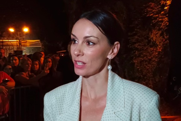 "ZBOG MENE JOJ JE UČINJENA VELIKA NEPRAVDA" Sloboda Mićalović otkrila istinu o sestri Dragani: "Ne znam kako to da shvatim"