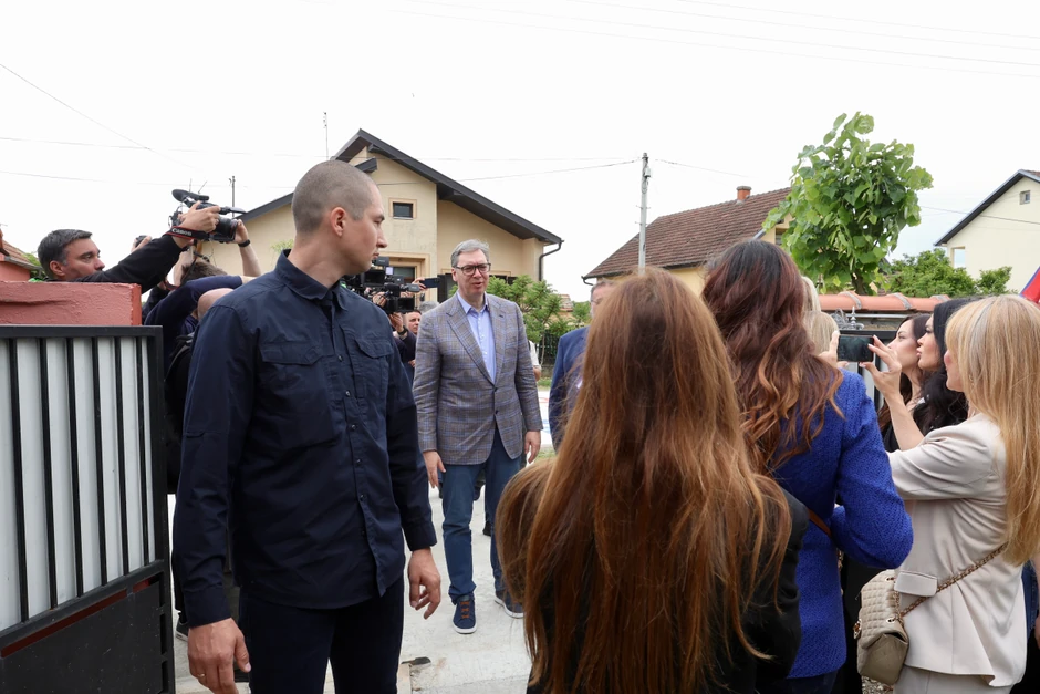 Aleksandar Vučić, Sremski okrug