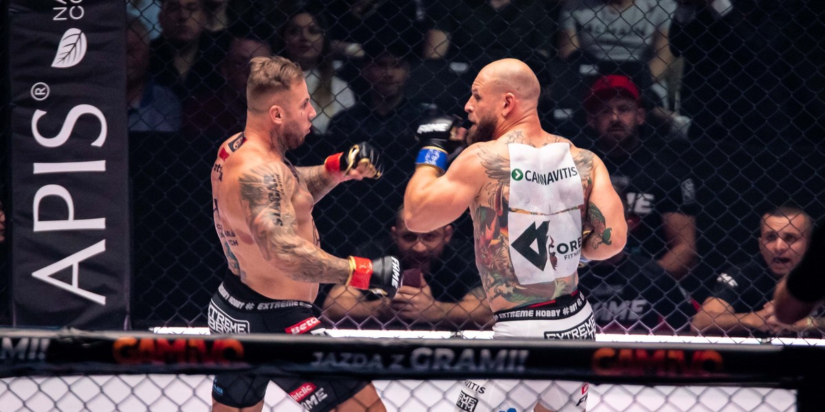 Piotr Szeliga podczas walki z ''Wujaszkiem Fericze'' na FAME MMA 11