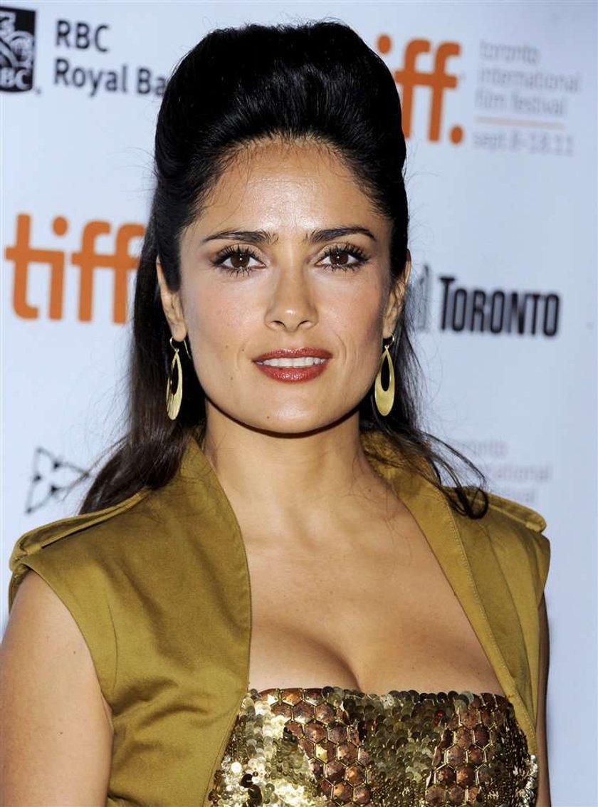 Salma Hayek! Ależ ona ma dekolt!