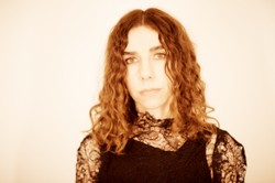 Pamięć algorytmów. PJ Harvey "I Inside the Old Year Dying" [RECENZJA]