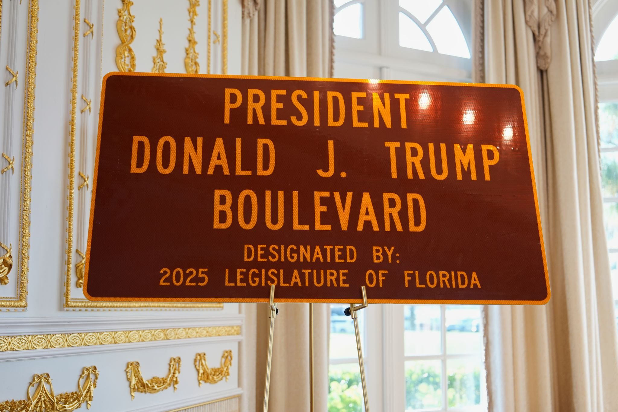 Straße zu Mar-a-Lago heißt jetzt President Trump Boulevard