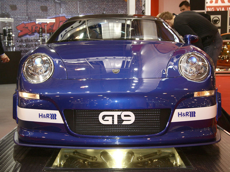 9ff GT9: podrasowane Porsche pokonało Bugatti Veyron