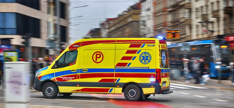 Kobieta zmarła w lokalu wyborczym. Przerwane głosowanie