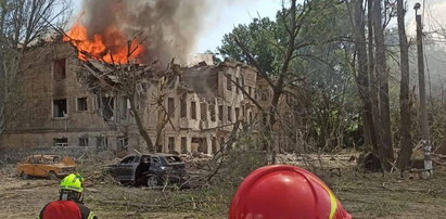 Rosja zbombardowała szpital, w którym leczono dzieci. Śmierć i cierpienie. Nakręcono te sceny tuż po eksplozji [WIDEO]