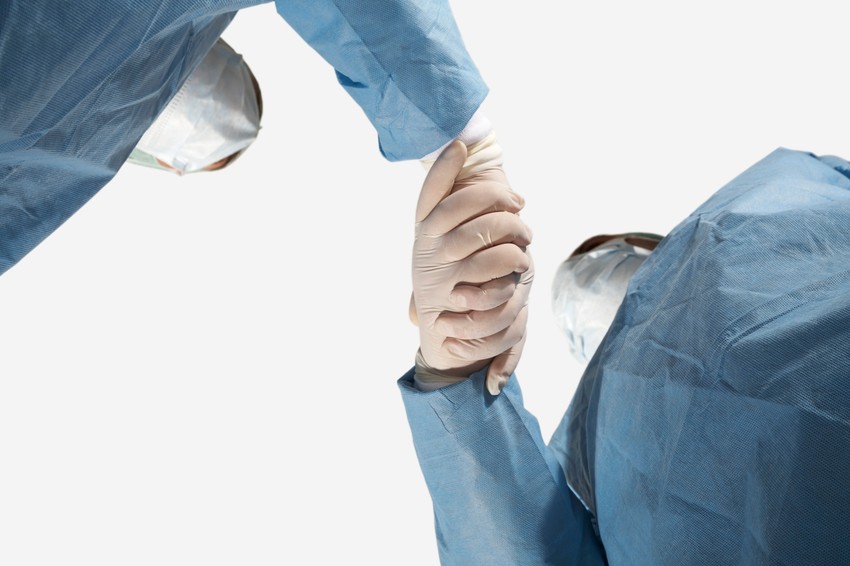 Pandemija promenila rukovanje kao oblik neverbalne komunikacije