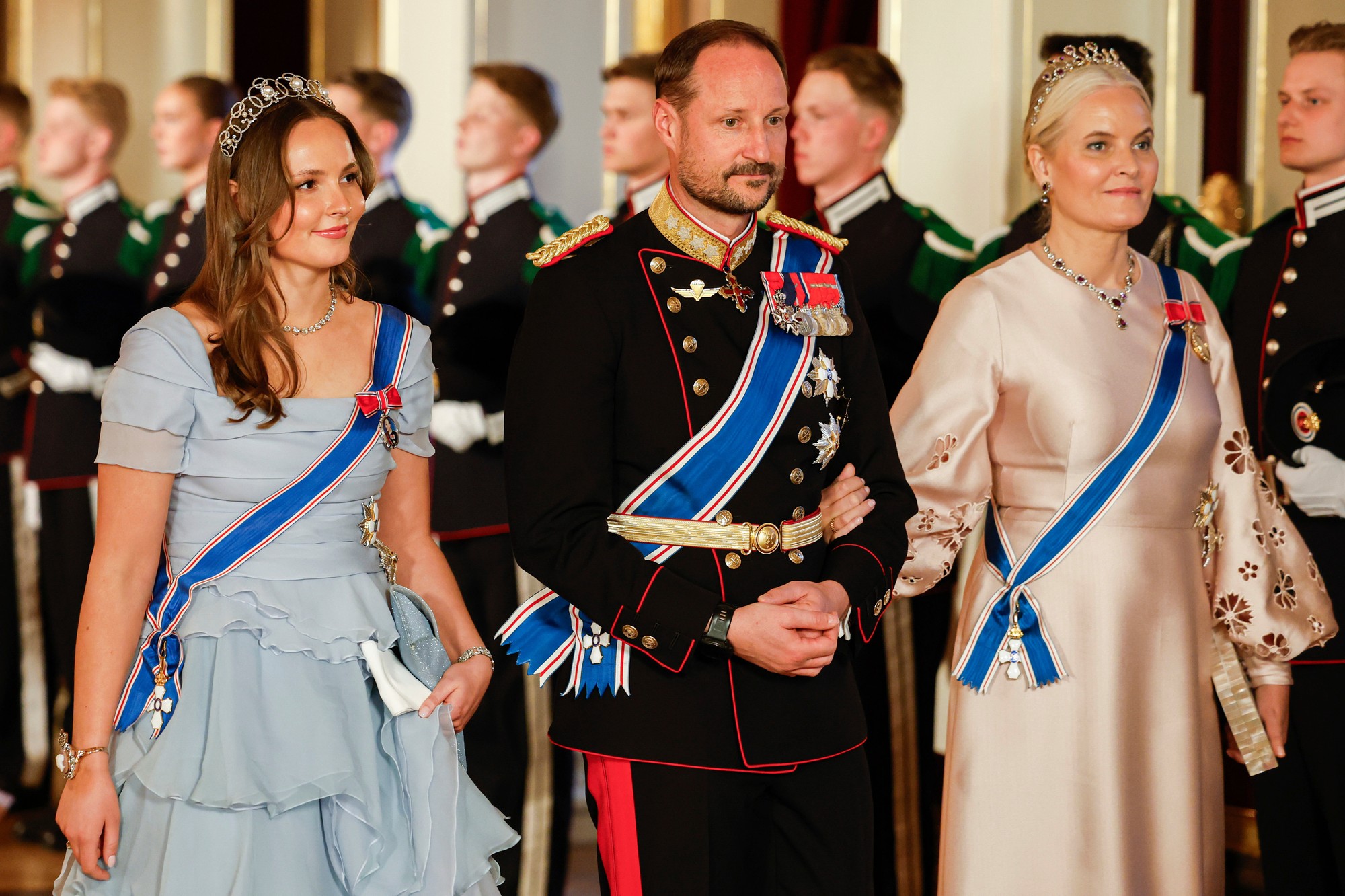 Zľava nórska princezná Ingrid Alexandra, korunný princ Haakon a korunná princezná Mette-Marit.
